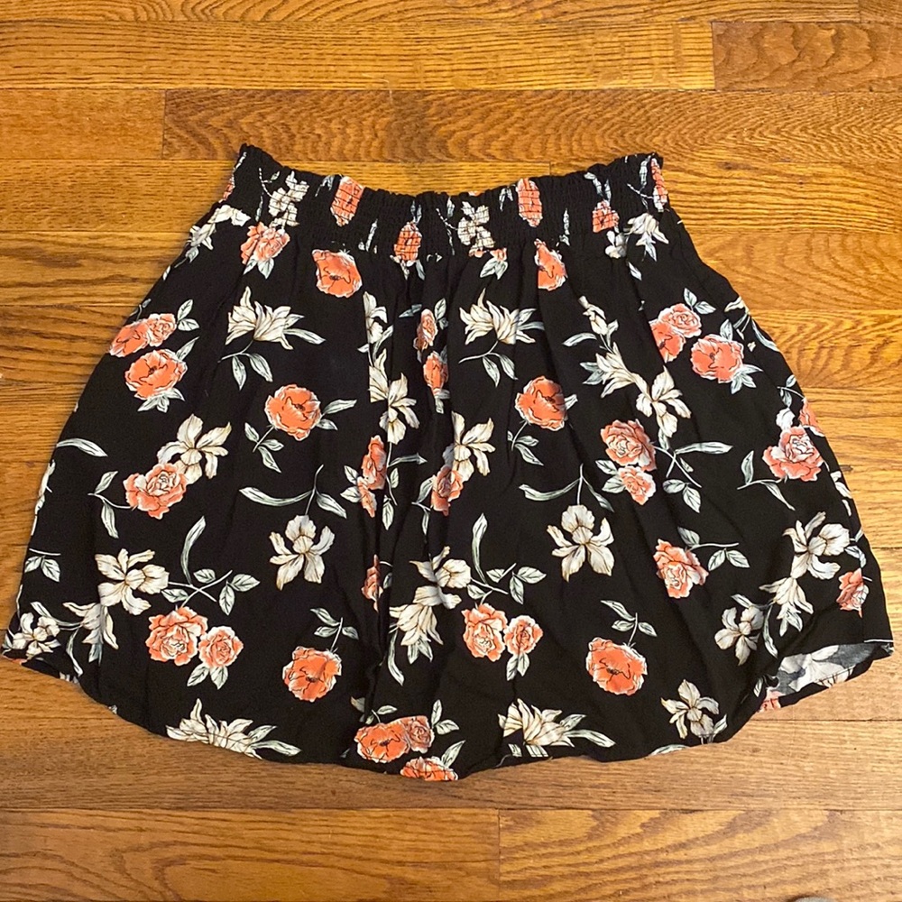 Floral skirt size M